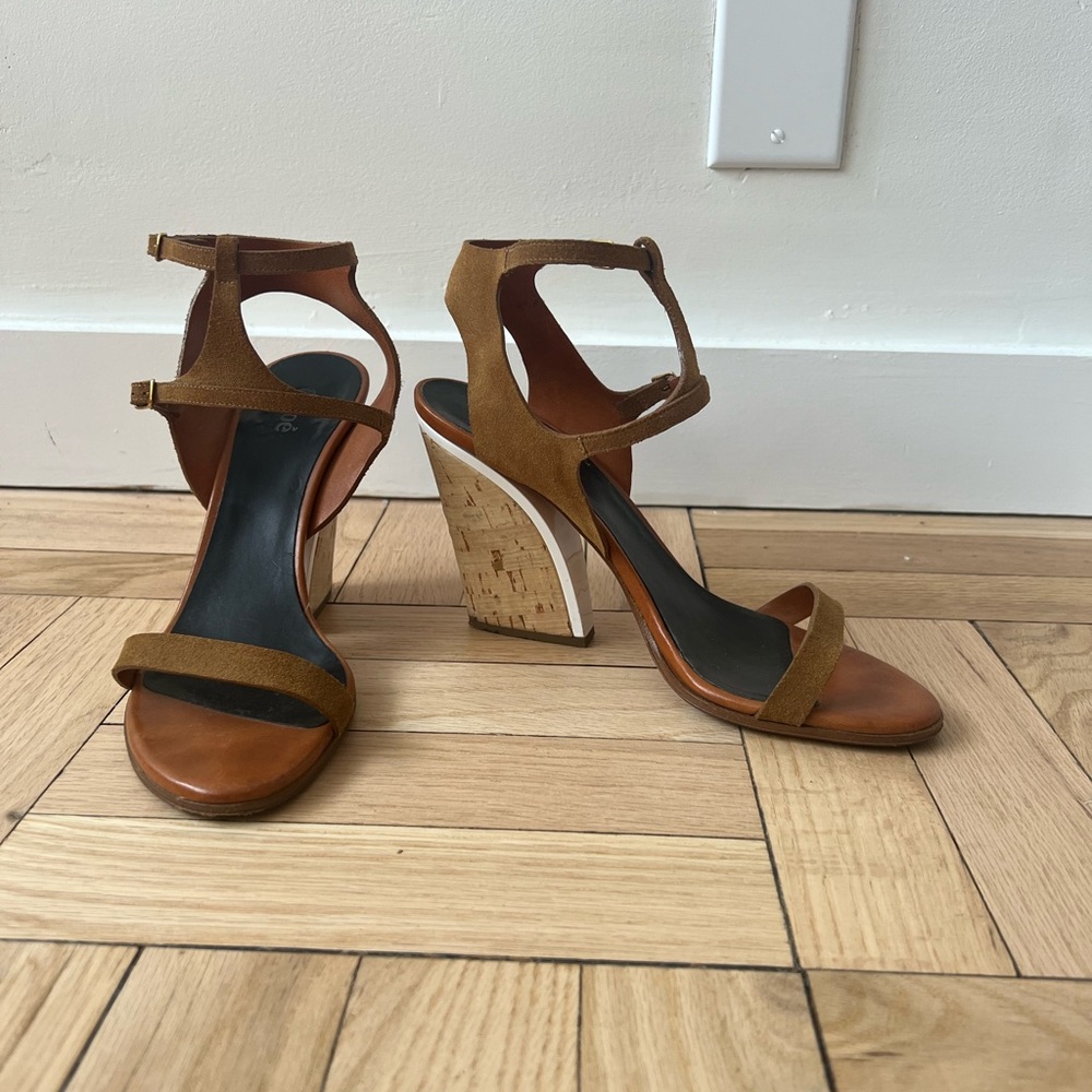 Chloe brown suede sandals with architectural cork heel. Made in Italy. Size 38.